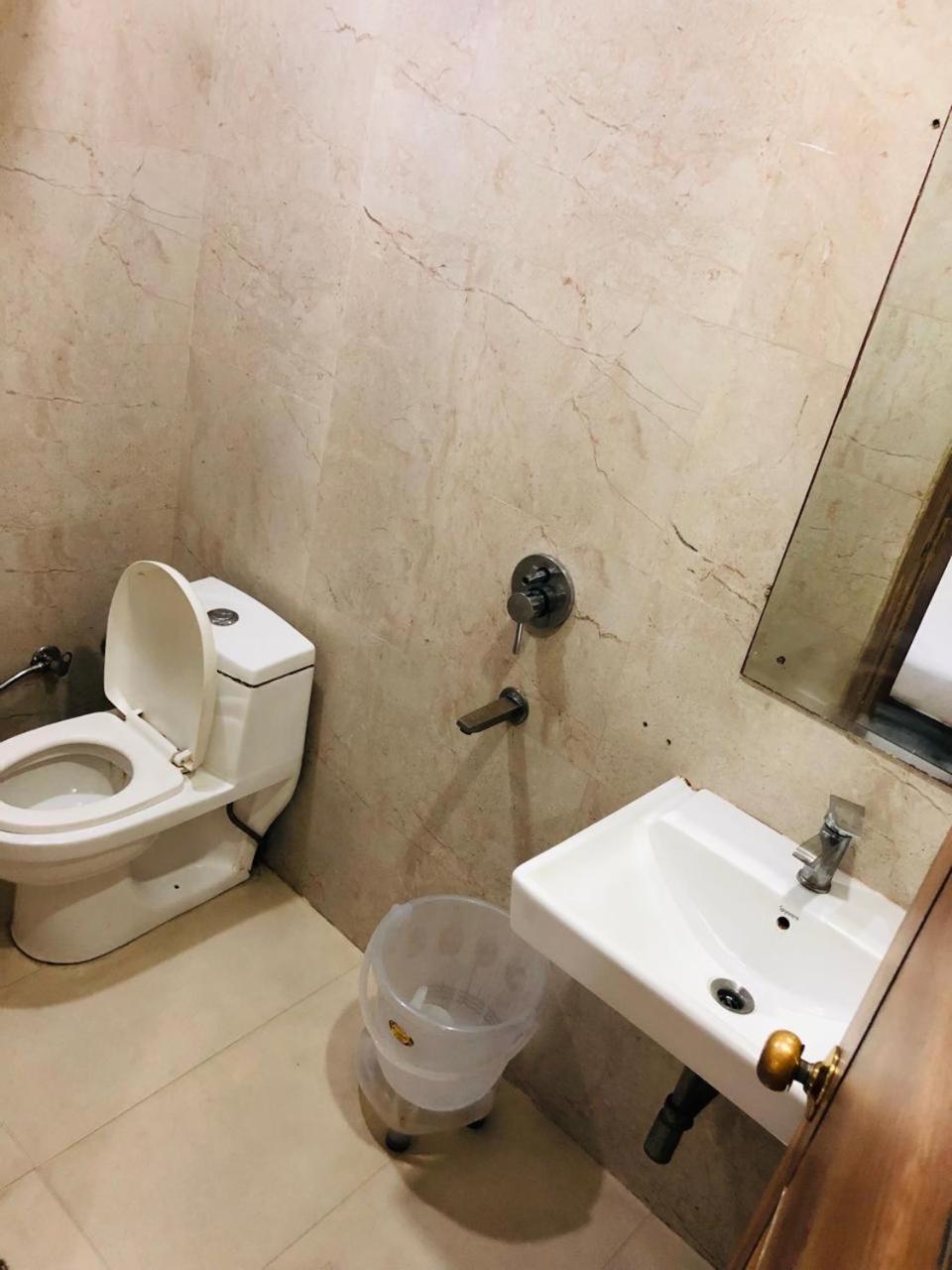 Hotel Ivy Plaza Near Igi Airport Új-Delhi Kültér fotó