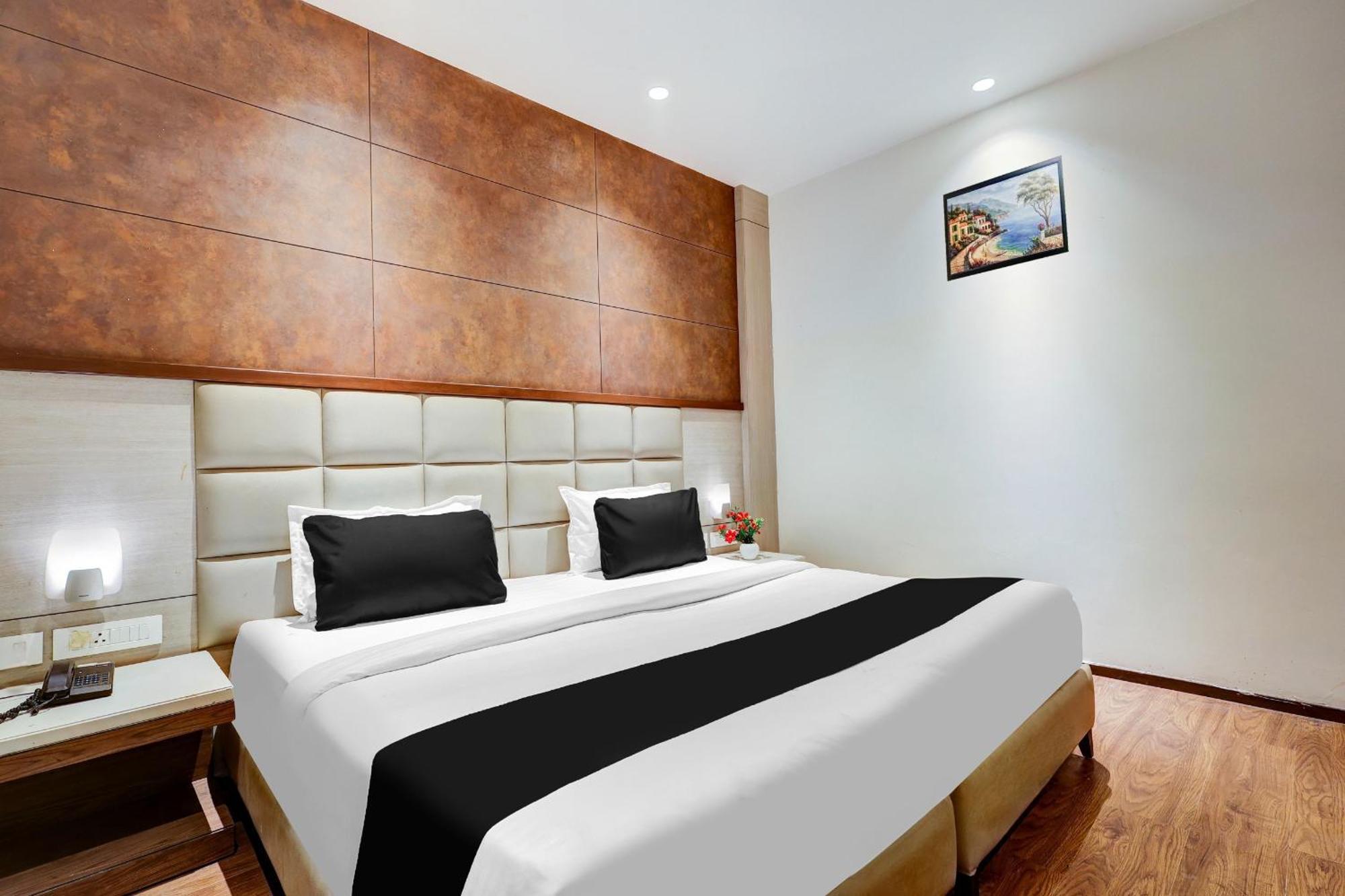 Hotel Ivy Plaza Near Igi Airport Új-Delhi Kültér fotó