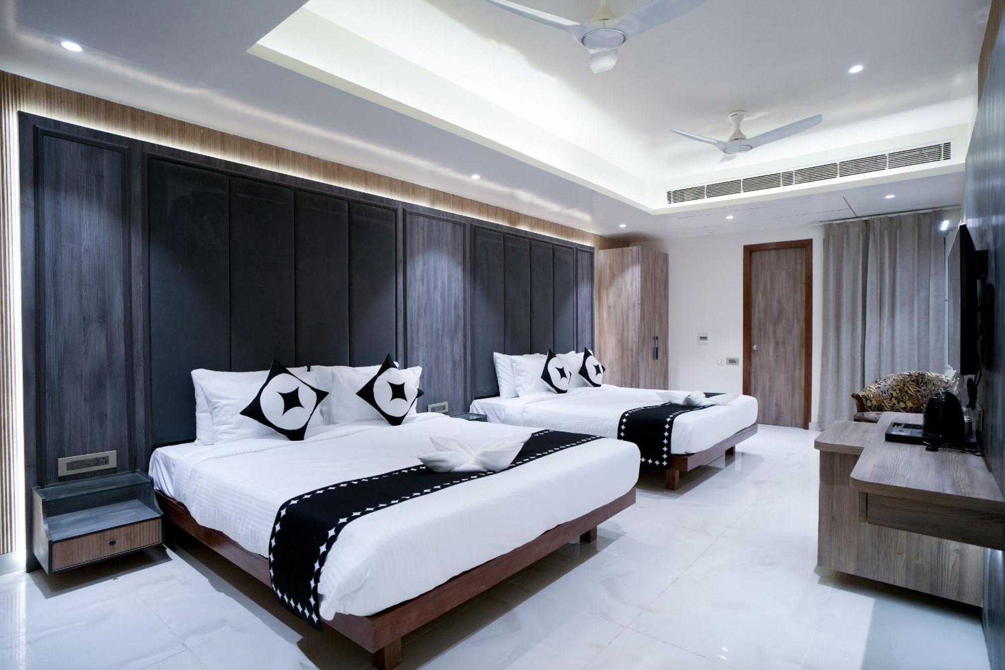 Hotel Ivy Plaza Near Igi Airport Új-Delhi Kültér fotó